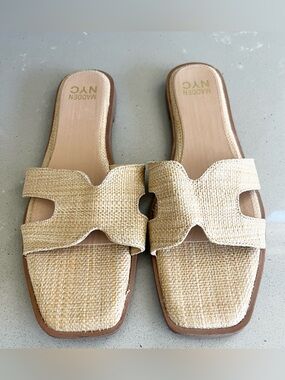 Madden NYC Women’s Classic Flat Raffia Slide Sandals Women’s Size 11